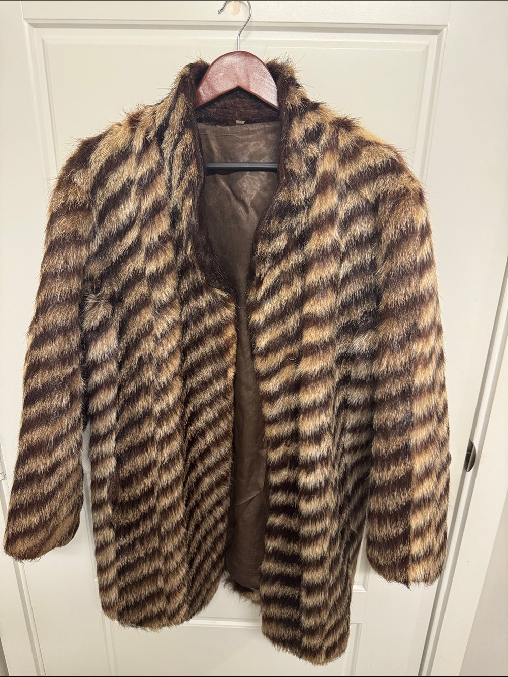 Vintage 80s Chevron Faux Fur Coat Heavy Brown White Car Coat Mob Wife Med